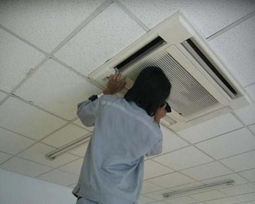 济南历下区空调移机维修现场